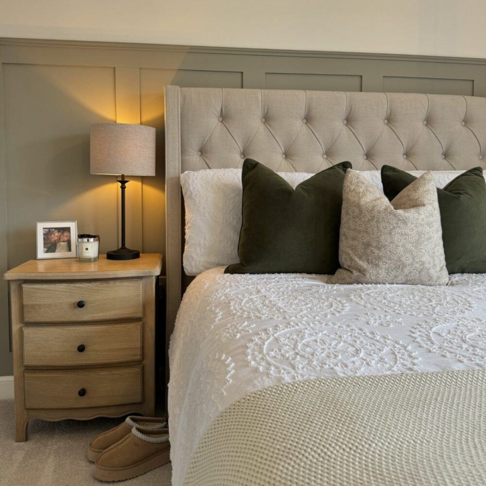 Sage green bedroom ideas