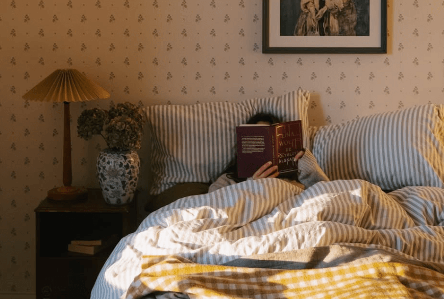 Chintz bedroom ideas for retro charm